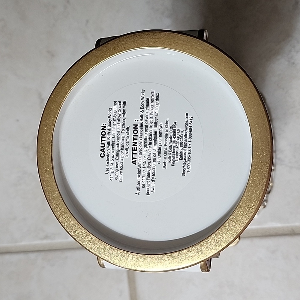 🕯BATH & BODY WORKS Christmas Candle Holder🕯 - Picture 8 of 10